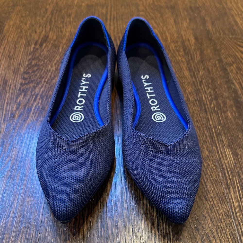 Rothy's Point in Navy Size 7.5